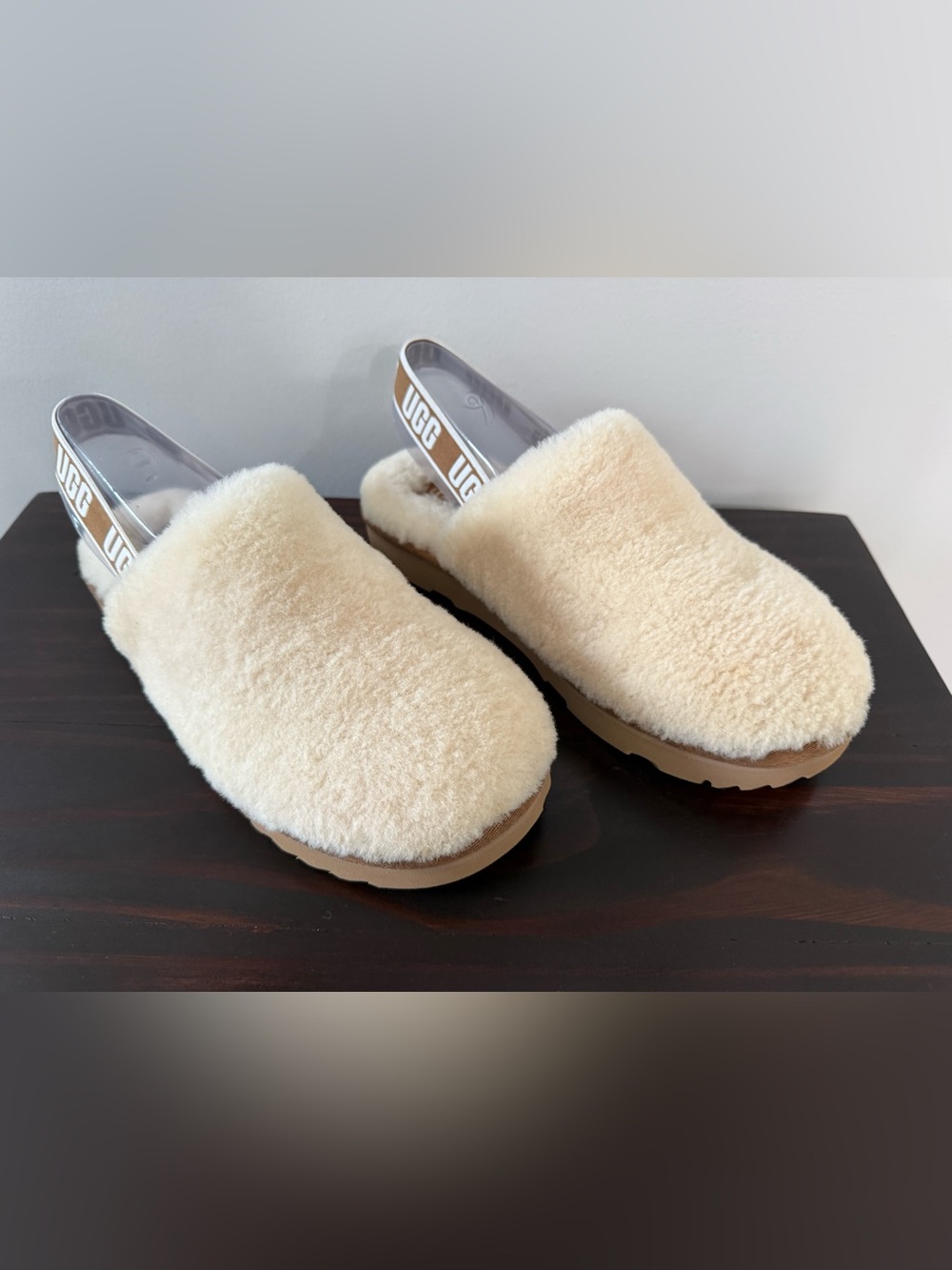 UGG Fluff Yeah Clog Slipper Size 6
